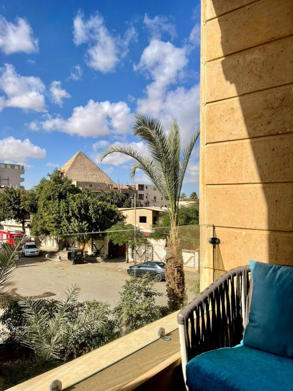 Cleopatra Tower Pyramid View Hotel Kafrat al Jabal Exterior photo