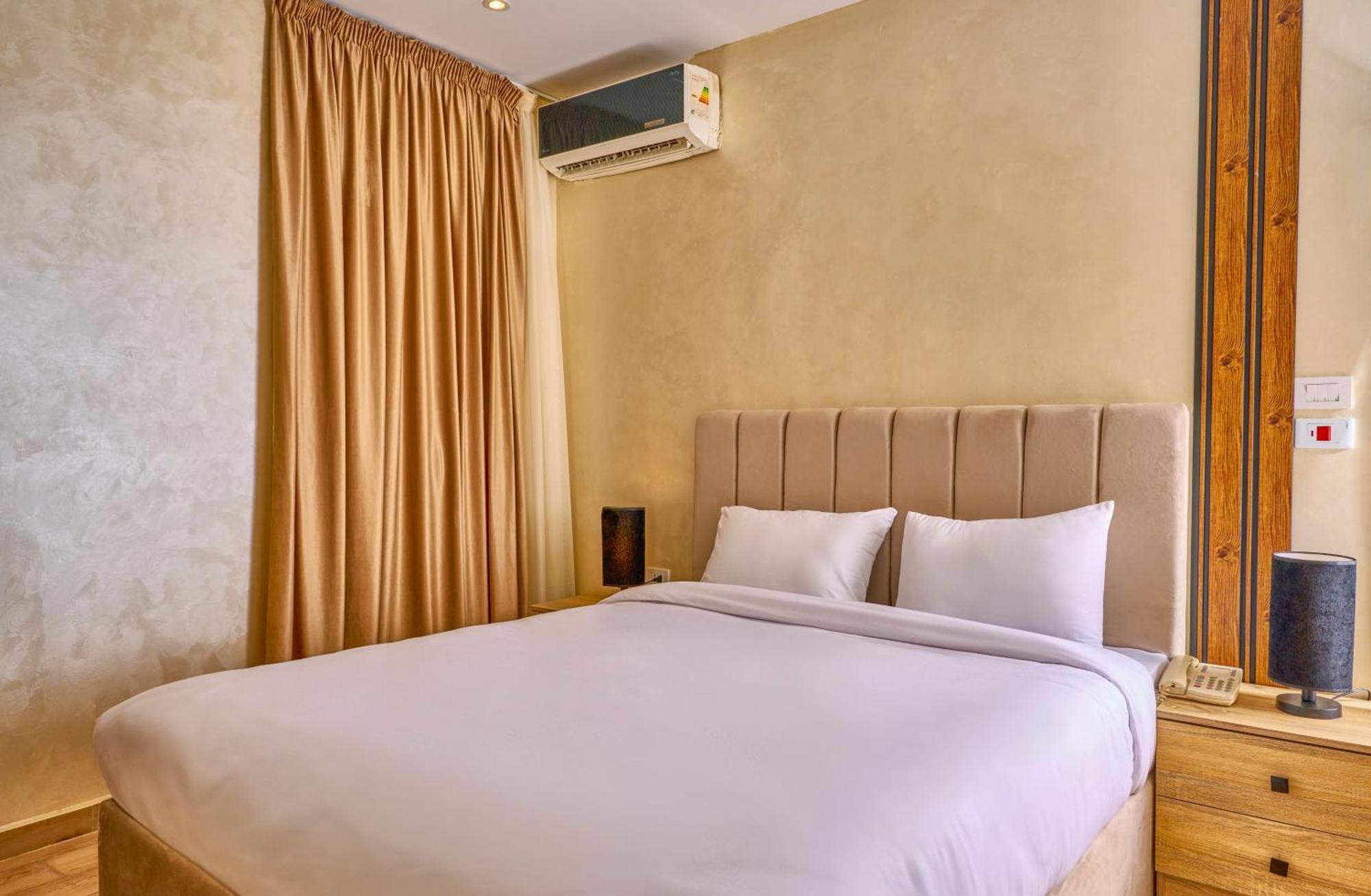 Cleopatra Tower Pyramid View Hotel Kafrat al Jabal Exterior photo